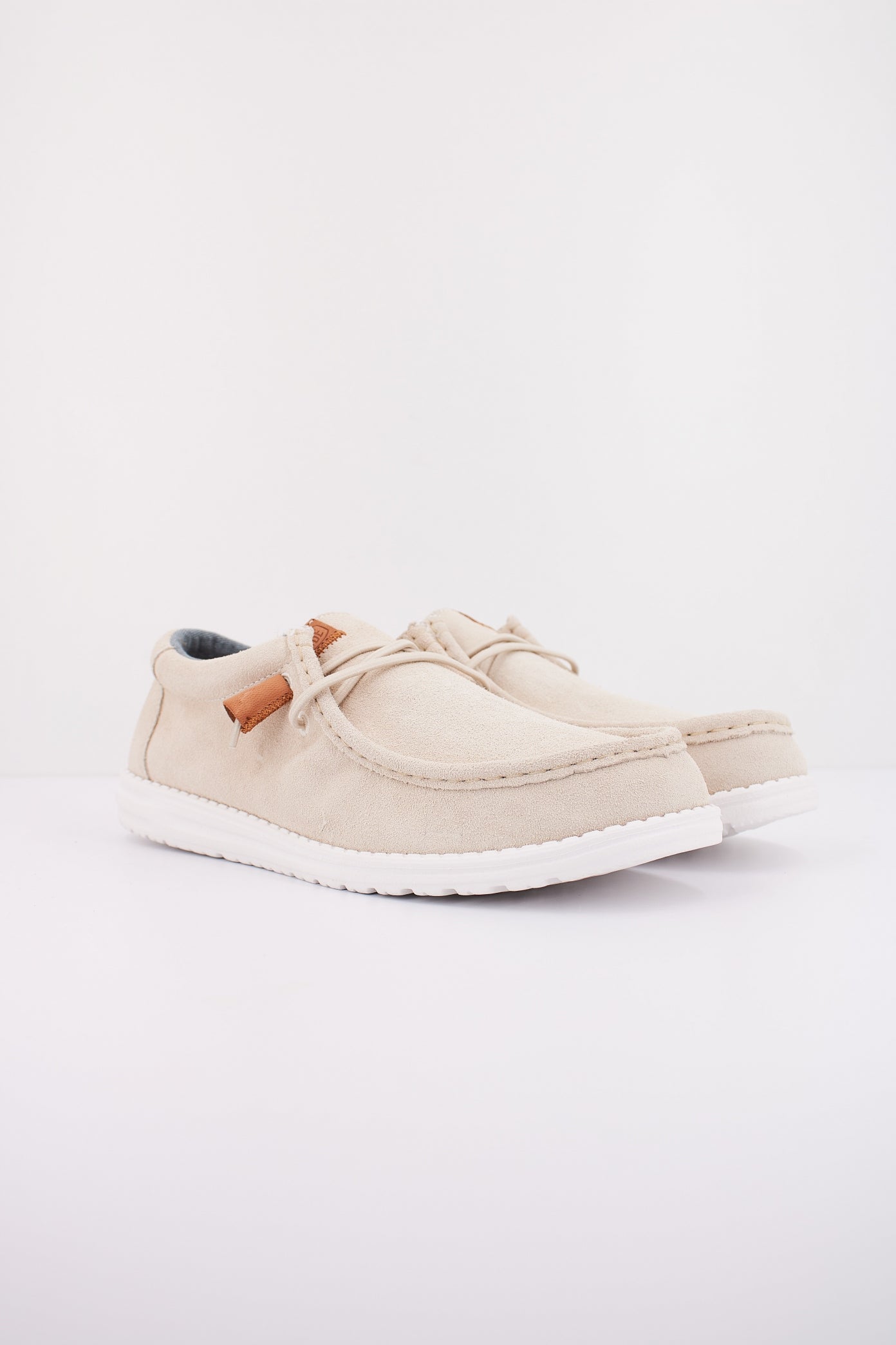 HEY DUDE  WALLY CRAFT SUEDE en color BLANCO  (2)