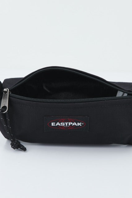 EASTPAK BENCHMARK SINGLE en color NEGRO  (4)