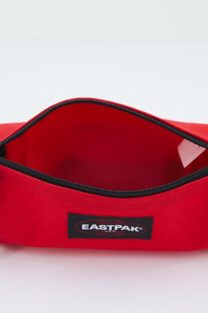 EASTPAK BENCHMARK SINGLE en color ROJO  (4)