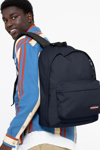 EASTPAK OUT OF OFFICE en color AZUL  (2)