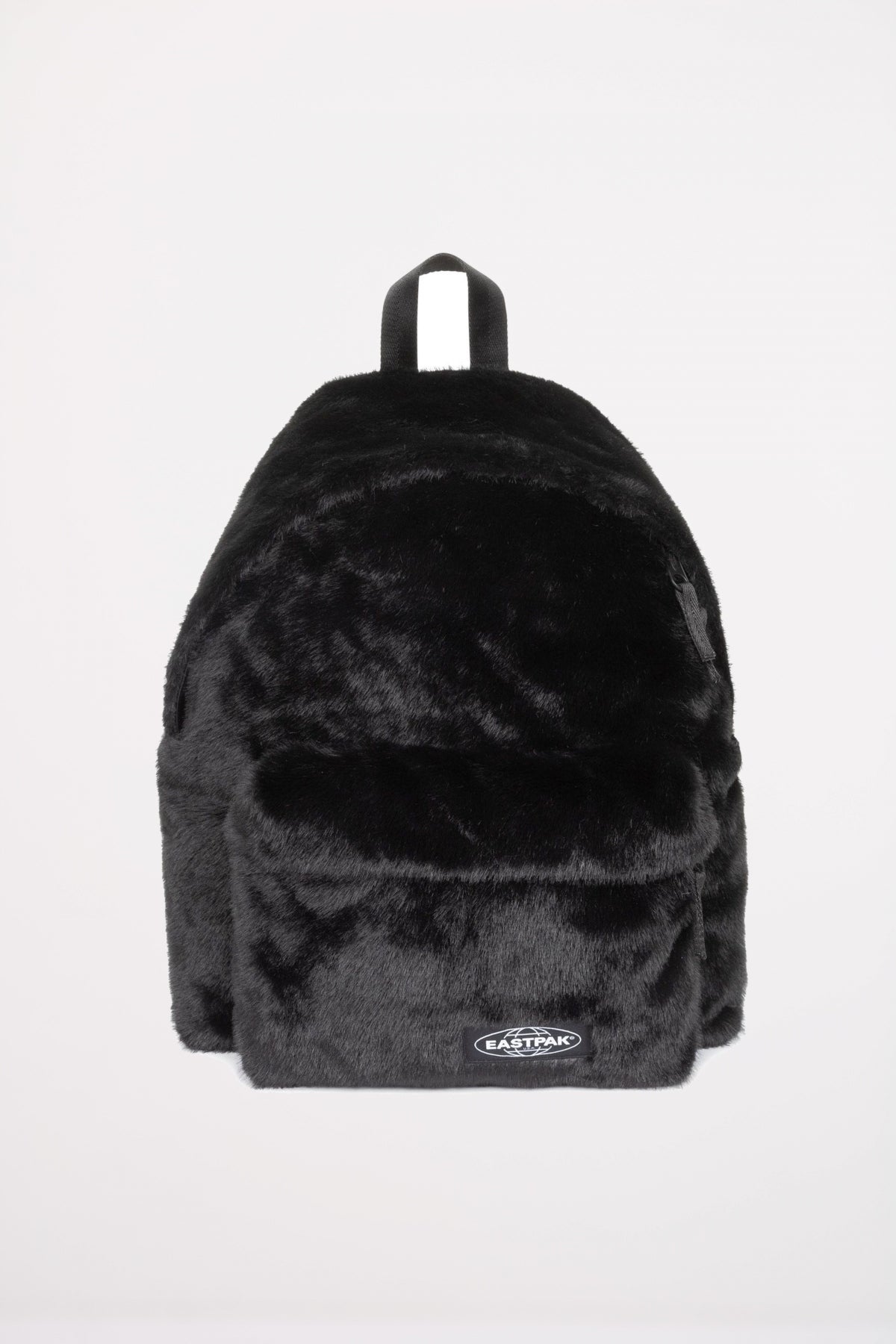 EASTPAK PADDED PAK'R FUZZY en color NEGRO  (1)