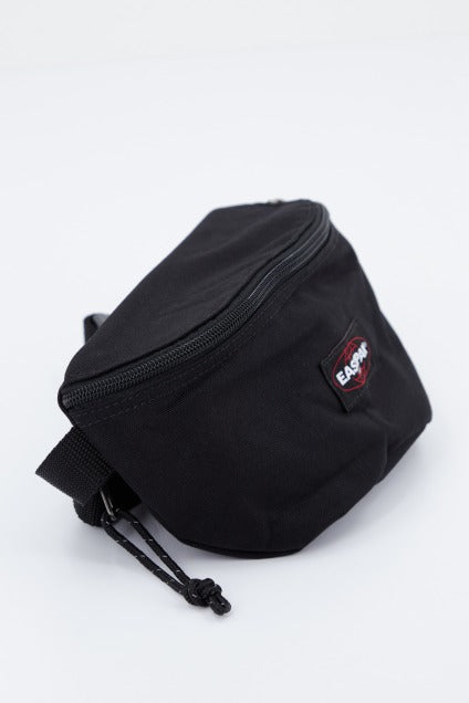 EASTPAK SPRINGER en color NEGRO  (1)