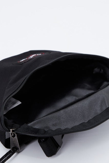 EASTPAK SPRINGER en color NEGRO  (4)