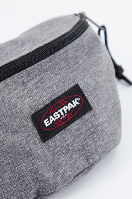 EASTPAK EK  en color GRIS  (3)