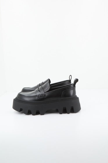 BUFFALO FLORA LOAFER en color NEGRO  (3)