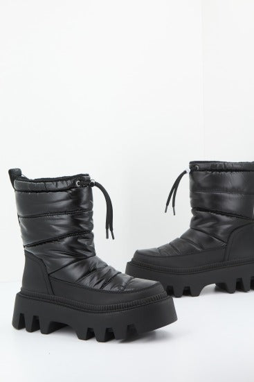 BUFFALO FLORA PUFFER BOOT en color NEGRO  (1)