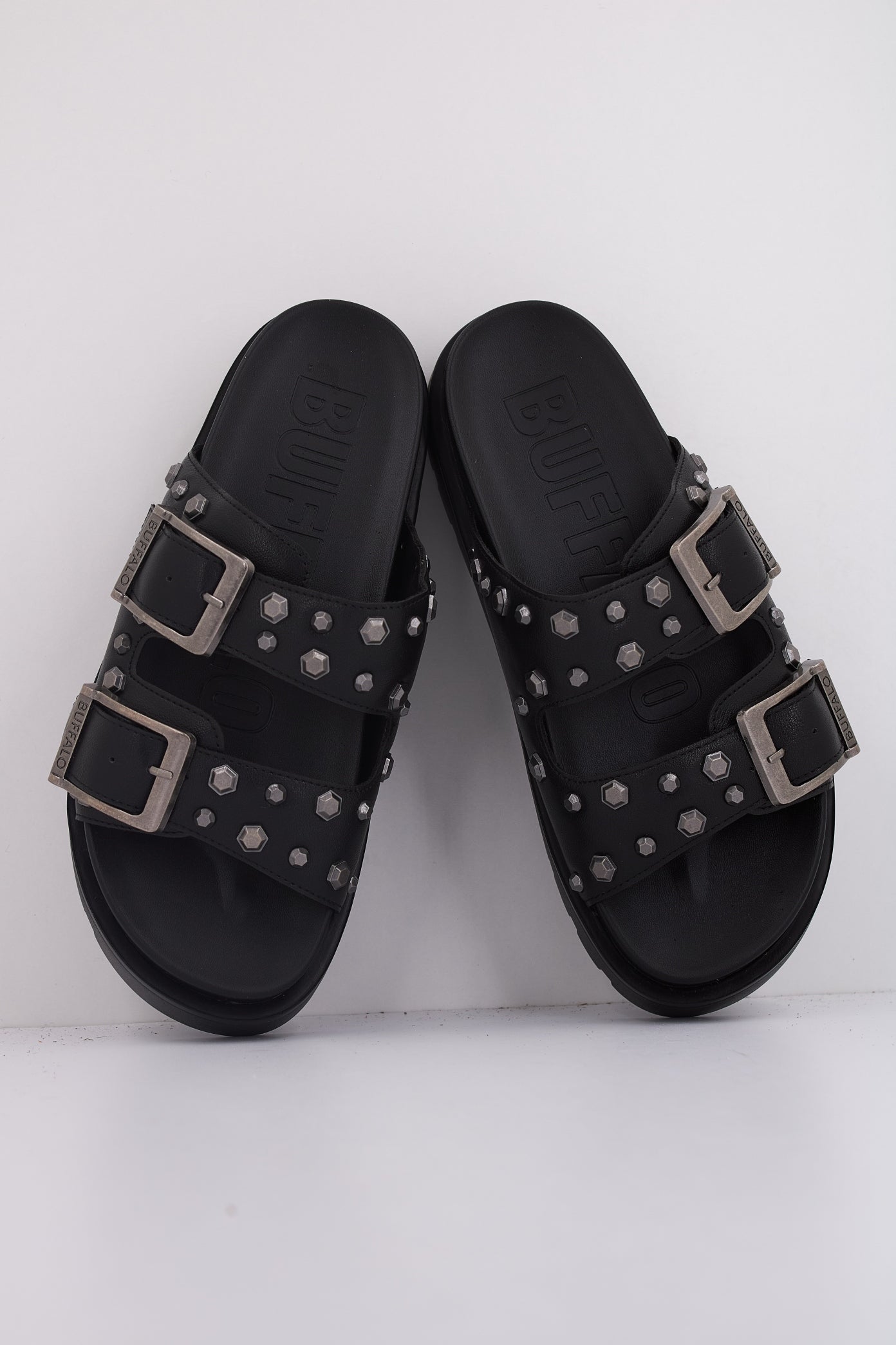 BUFFALO RAYA ARI STUD VEGAN en color NEGRO  (3)