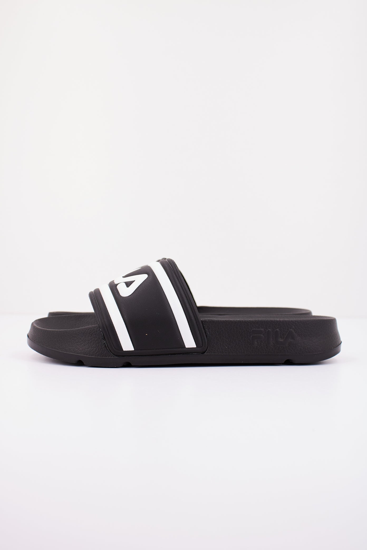 FILA MORRO BAY SLIPPER WMN en color NEGRO  (1)