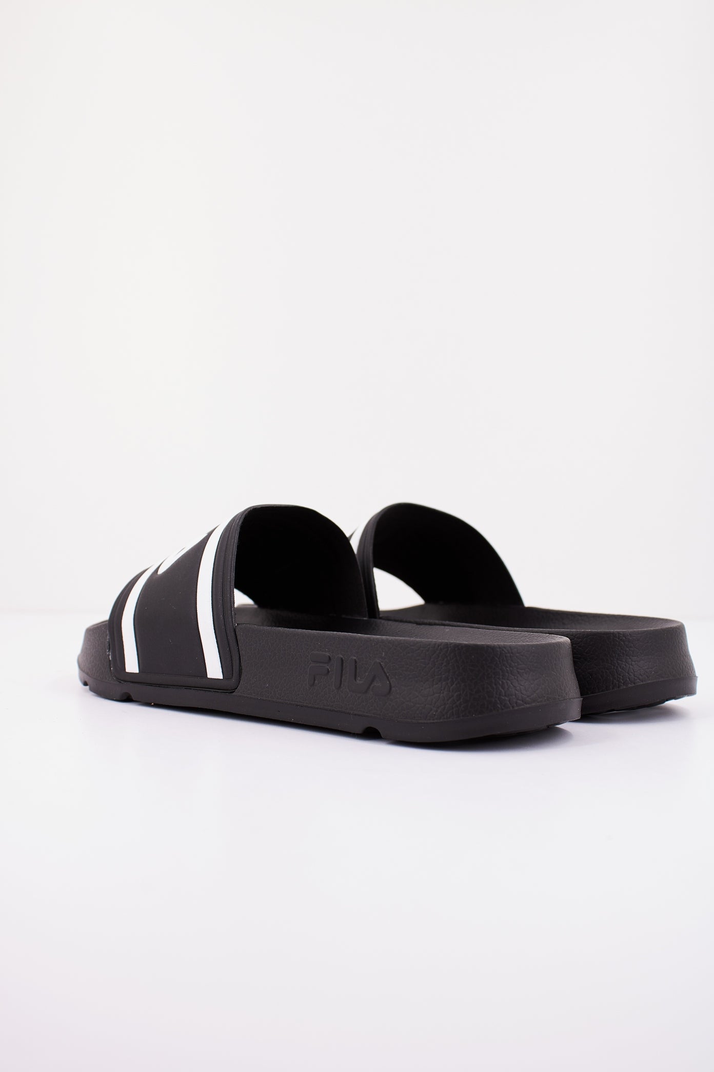 FILA MORRO BAY SLIPPER WMN en color NEGRO  (3)