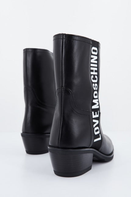 LOVE MOSCHINO JAGBJA en color NEGRO  (3)