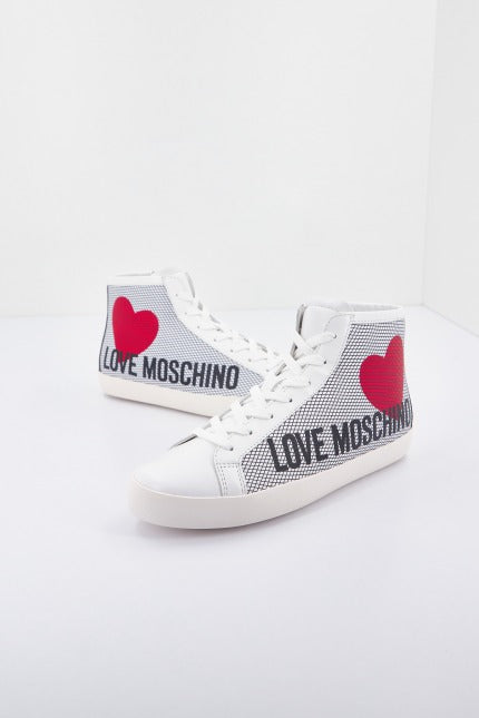 LOVE MOSCHINO SNEAKERD.CASSE en color BLANCO  (2)