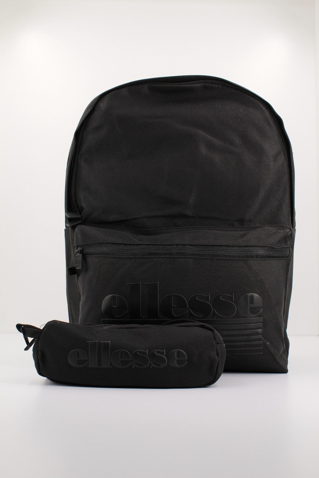 ELLESSE ADIELO BACKPACK en color NEGRO  (2)