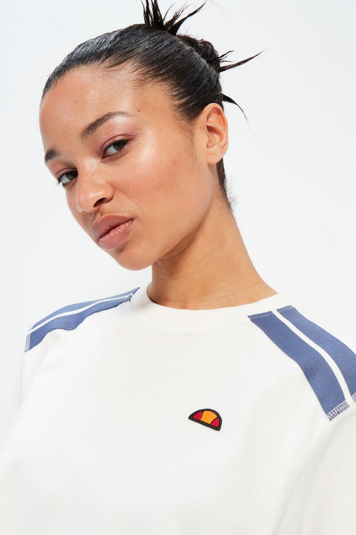 ELLESSE IVA CROPPED T-SHIRT en color BLANCO  (3)