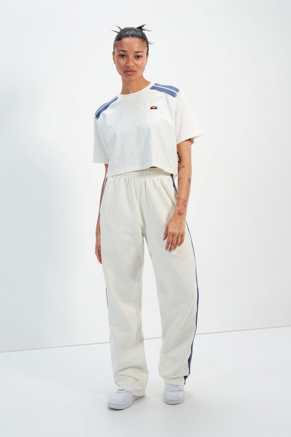 ELLESSE IVA CROPPED T-SHIRT en color BLANCO  (4)