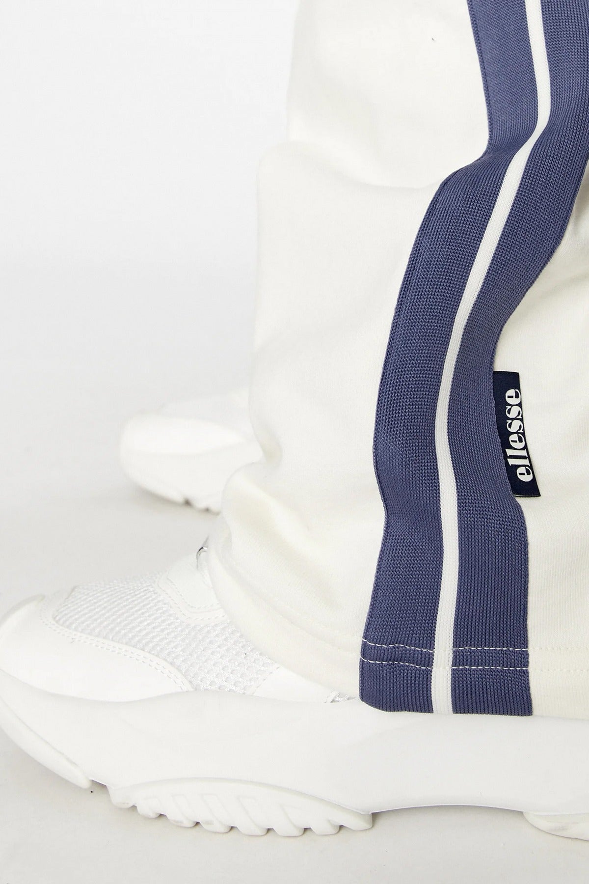 ELLESSE RAD JOG PANT en color BLANCO  (3)