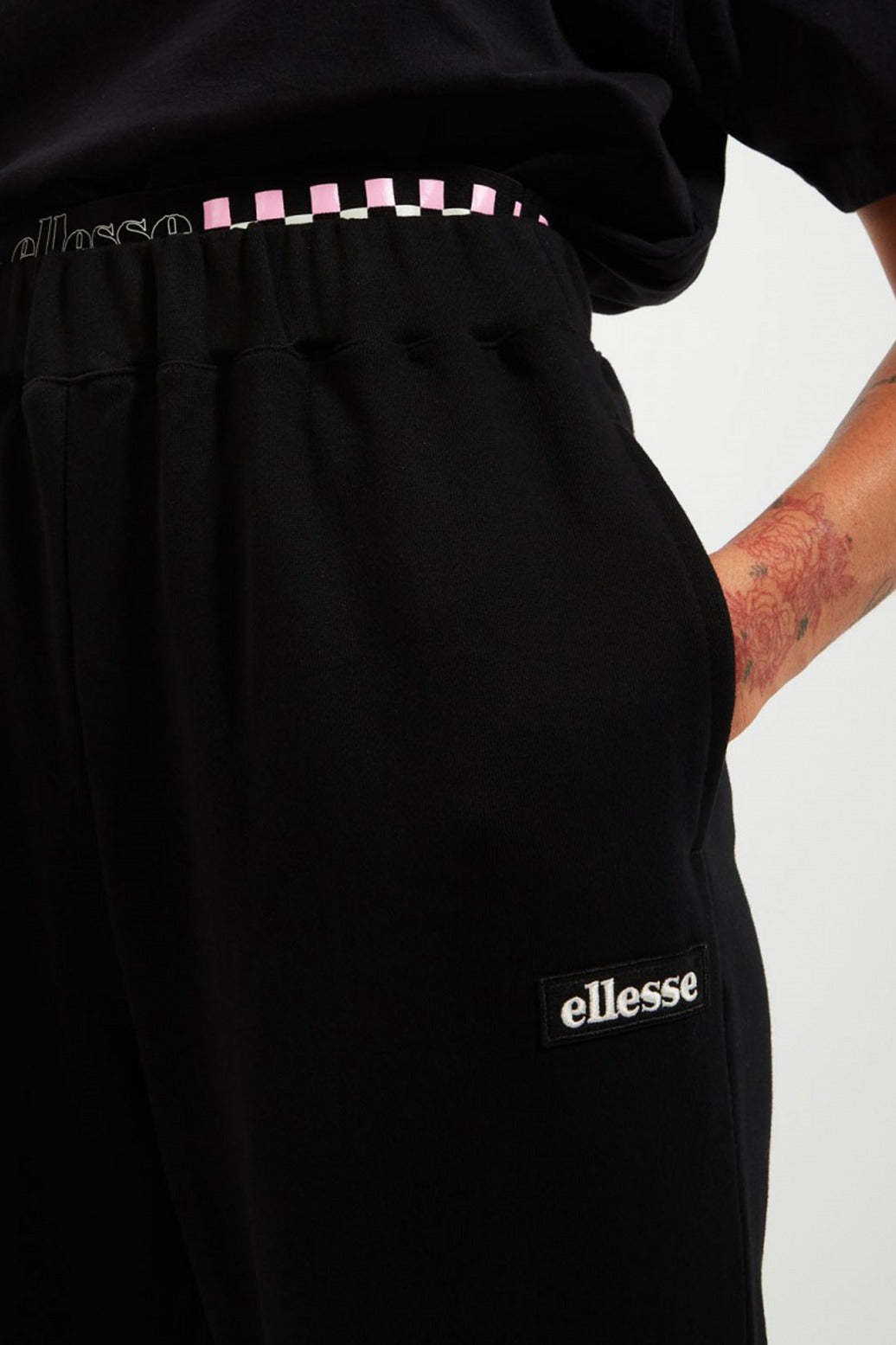 ELLESSE VERNETTI JOGGER en color NEGRO  (4)