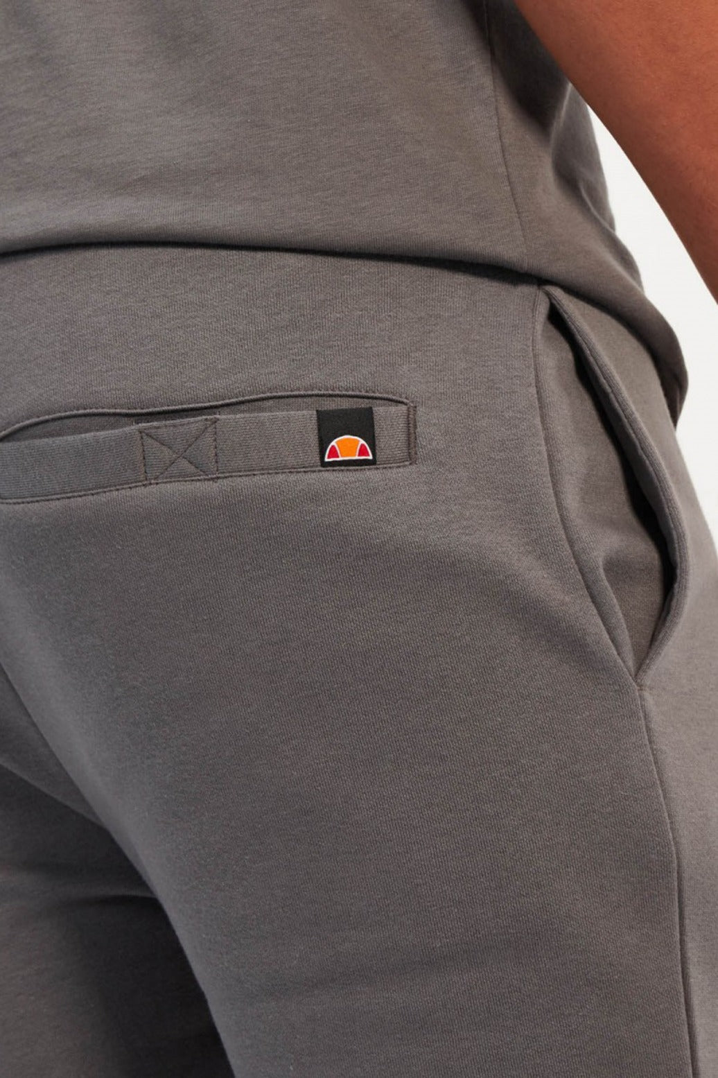 ELLESSE CRAVO JOGGER en color GRIS  (4)