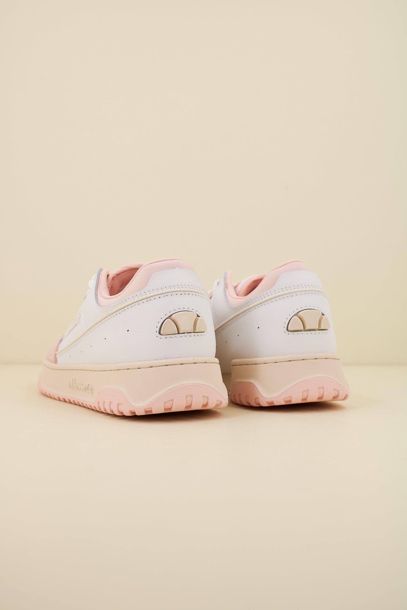 ELLESSE  LS CUPSOLE en color ROSA  (3)