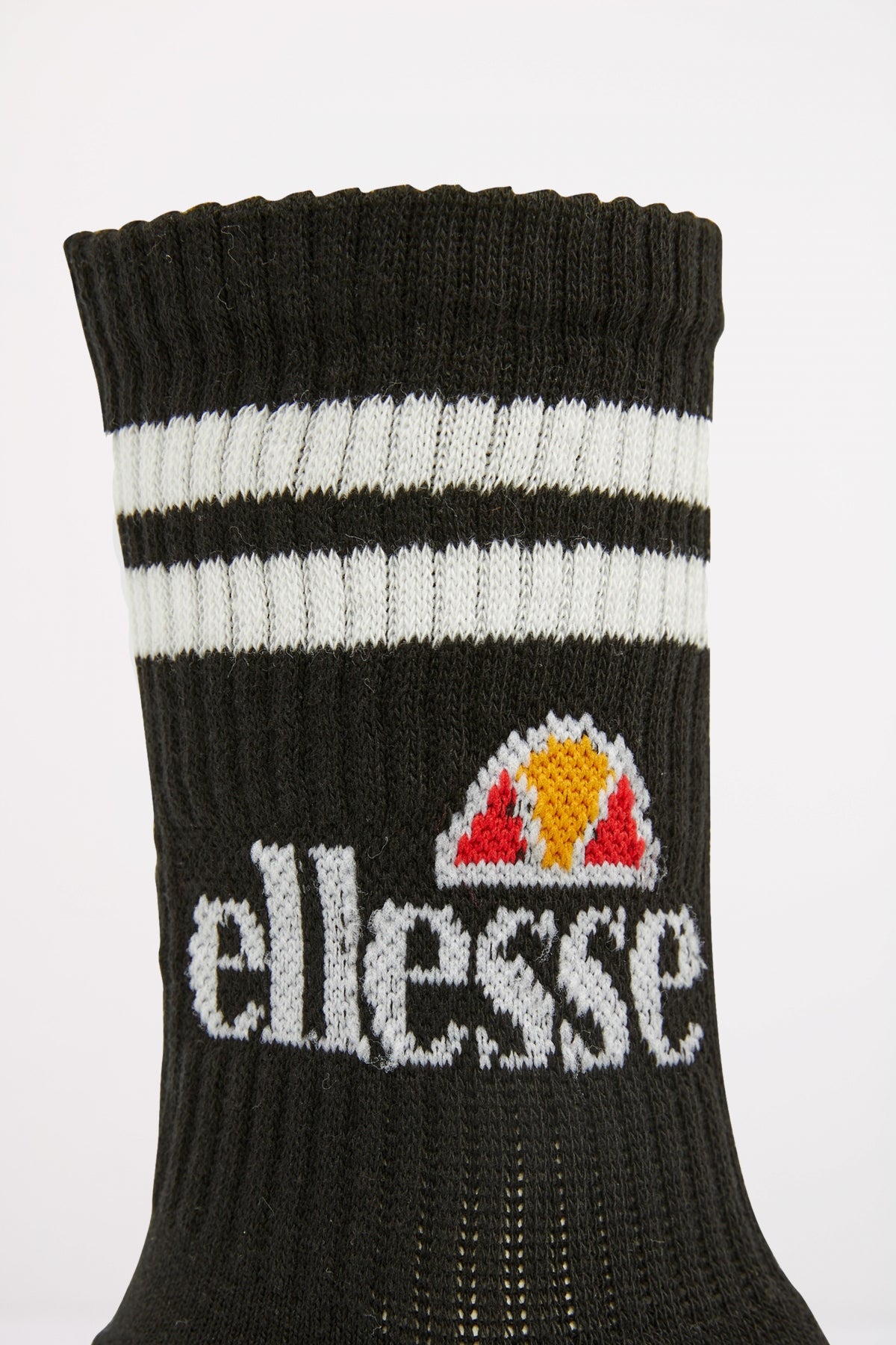 ELLESSE PULLO PK en color NEGRO  (3)