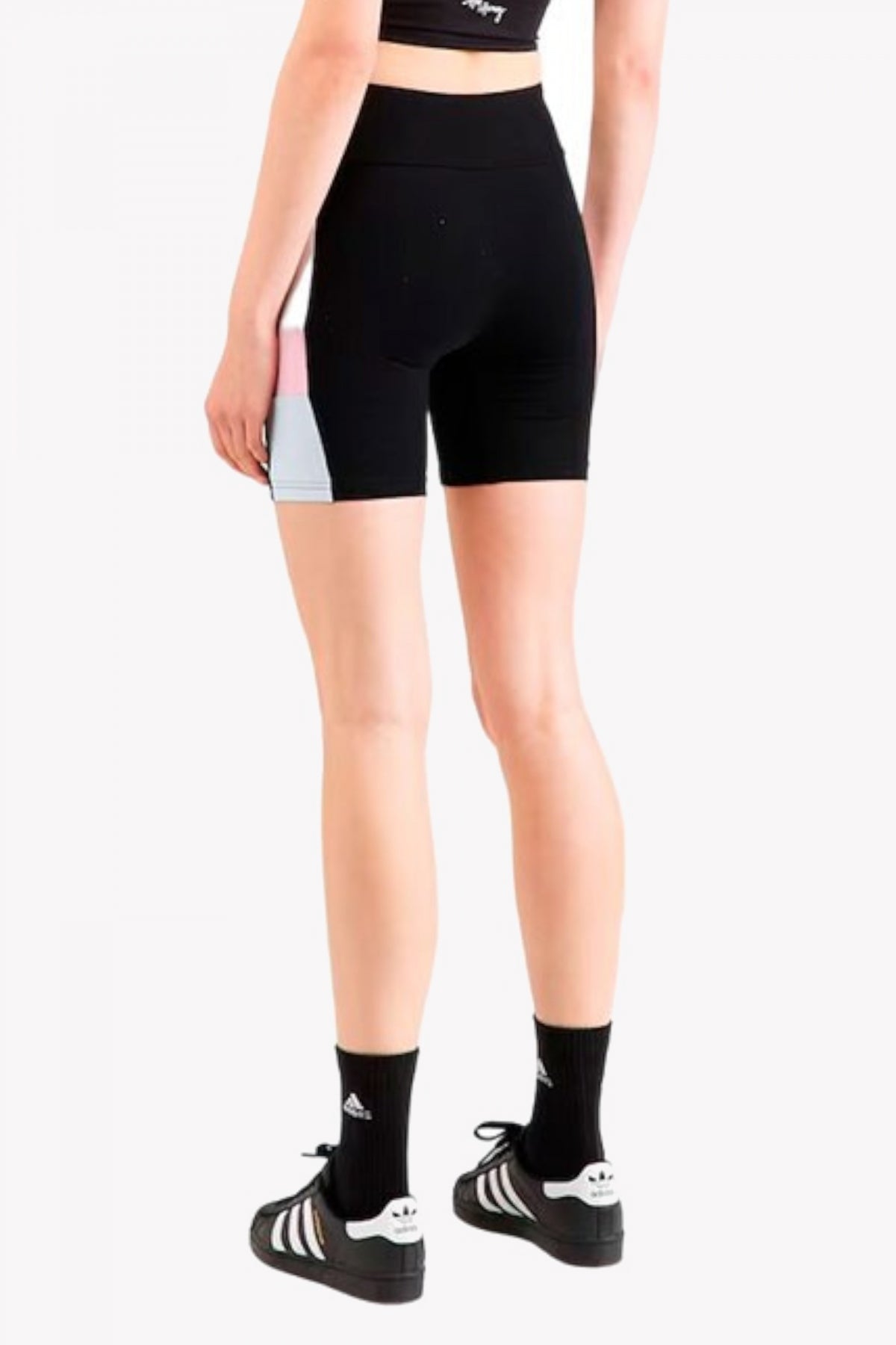 ELLESSE SIENNOS SHORT en color NEGRO  (3)