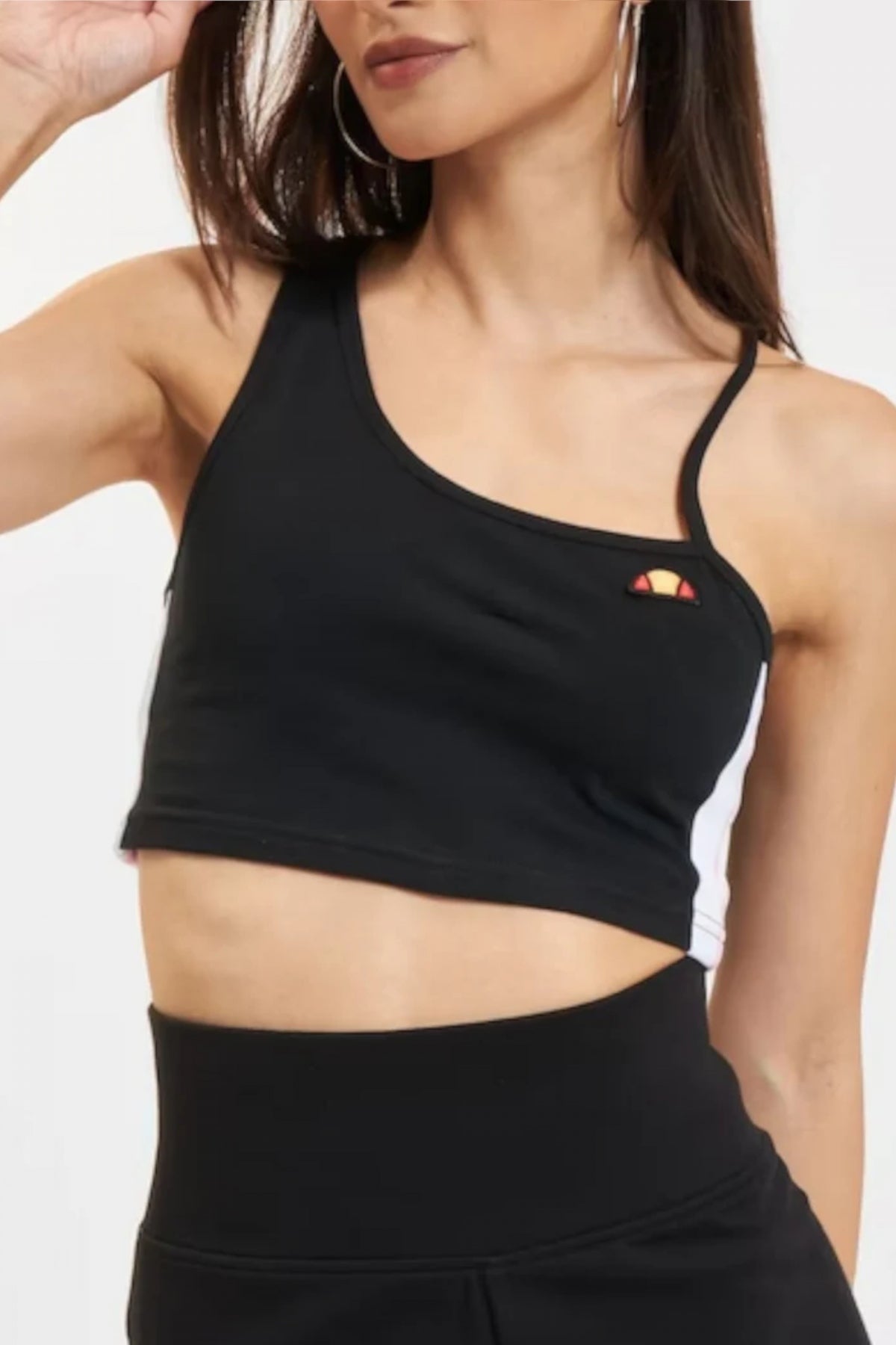 ELLESSE PLAYSOL CROP TOP en color NEGRO  (2)