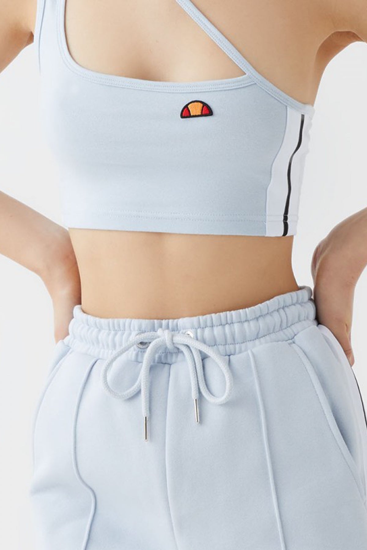 ELLESSE PLAYSOL CROP TOP en color AZUL  (4)