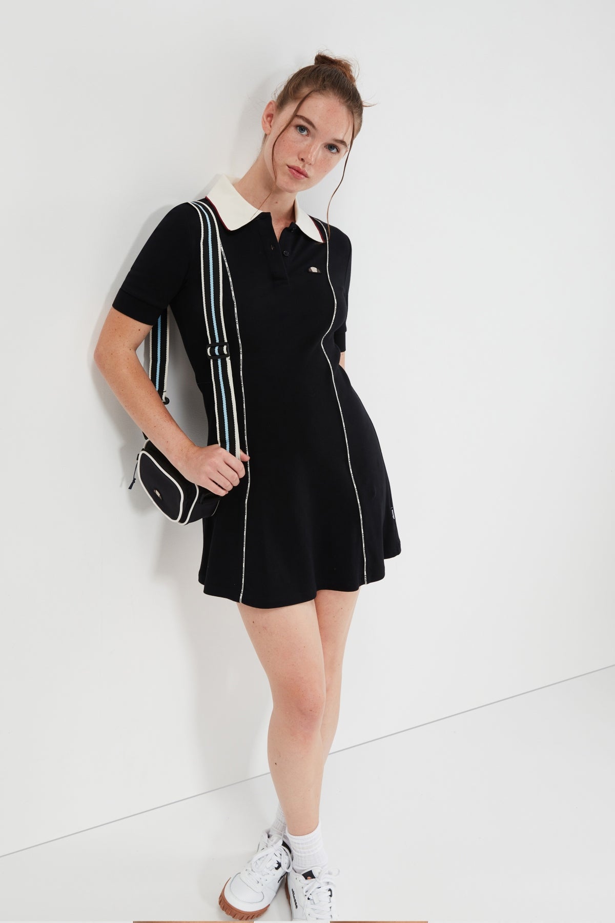 ELLESSE GLOVER DRESS en color NEGRO  (3)