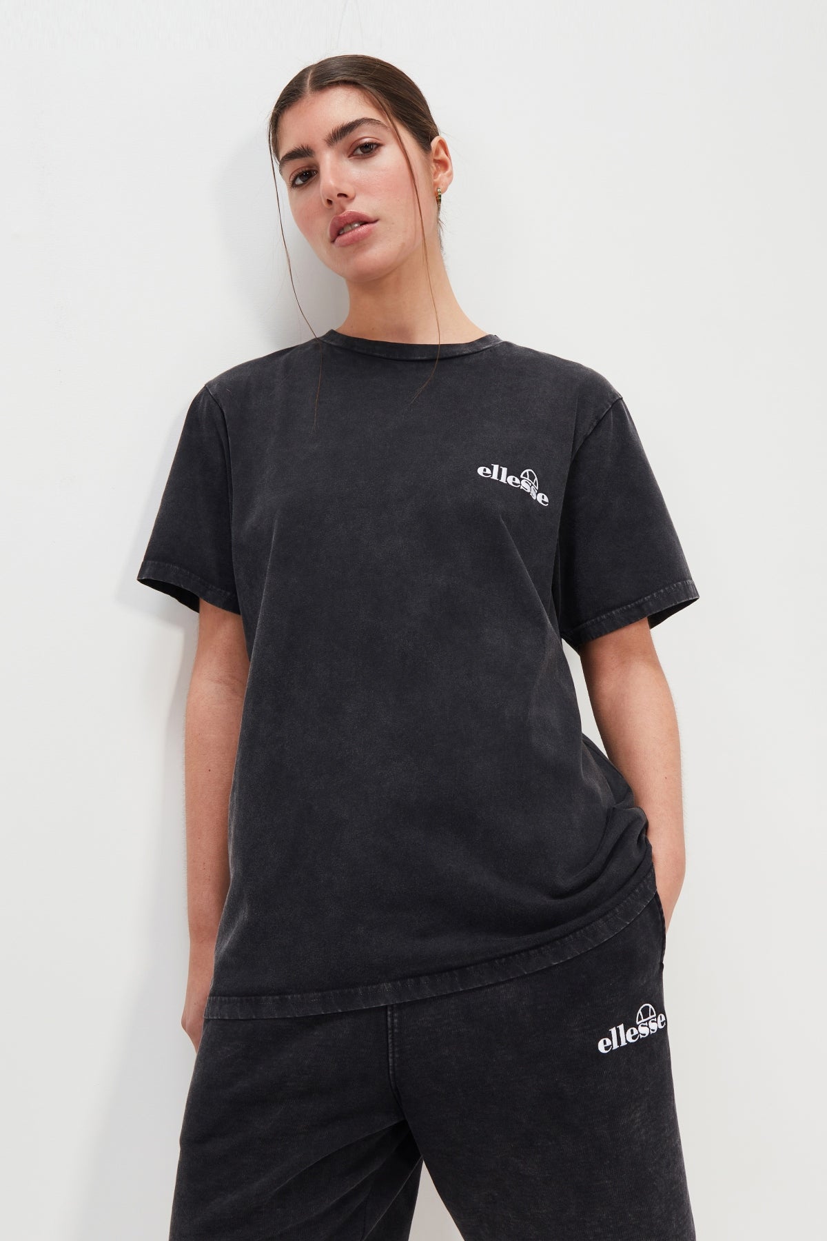 ELLESSE MESMERY TEE en color NEGRO  (1)