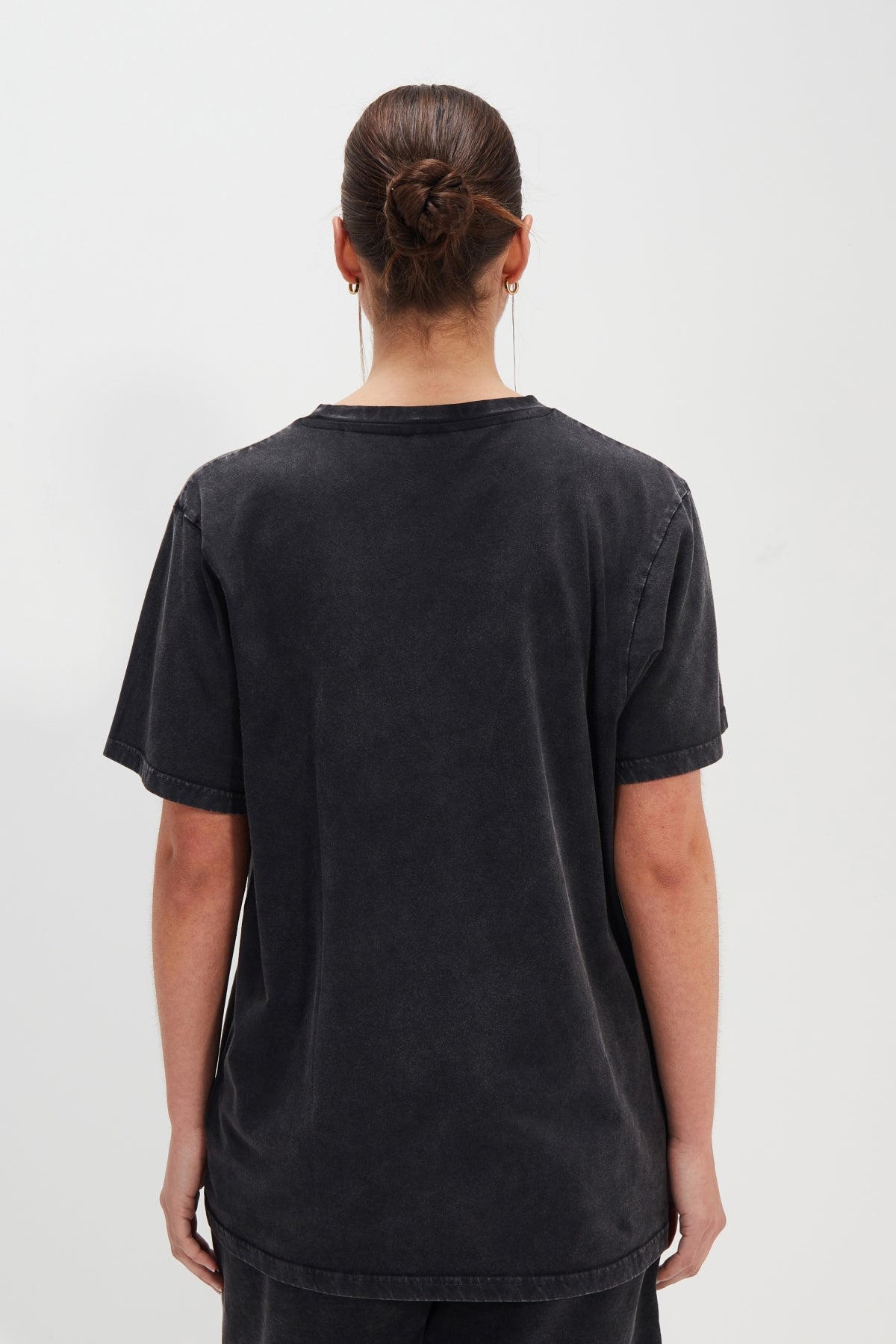 ELLESSE MESMERY TEE en color NEGRO  (2)