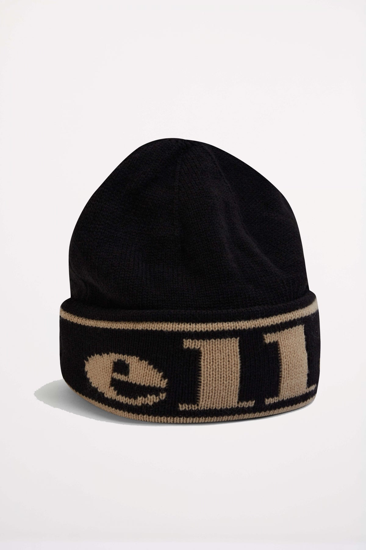 ELLESSE KELSKI BEANIE en color NEGRO  (2)