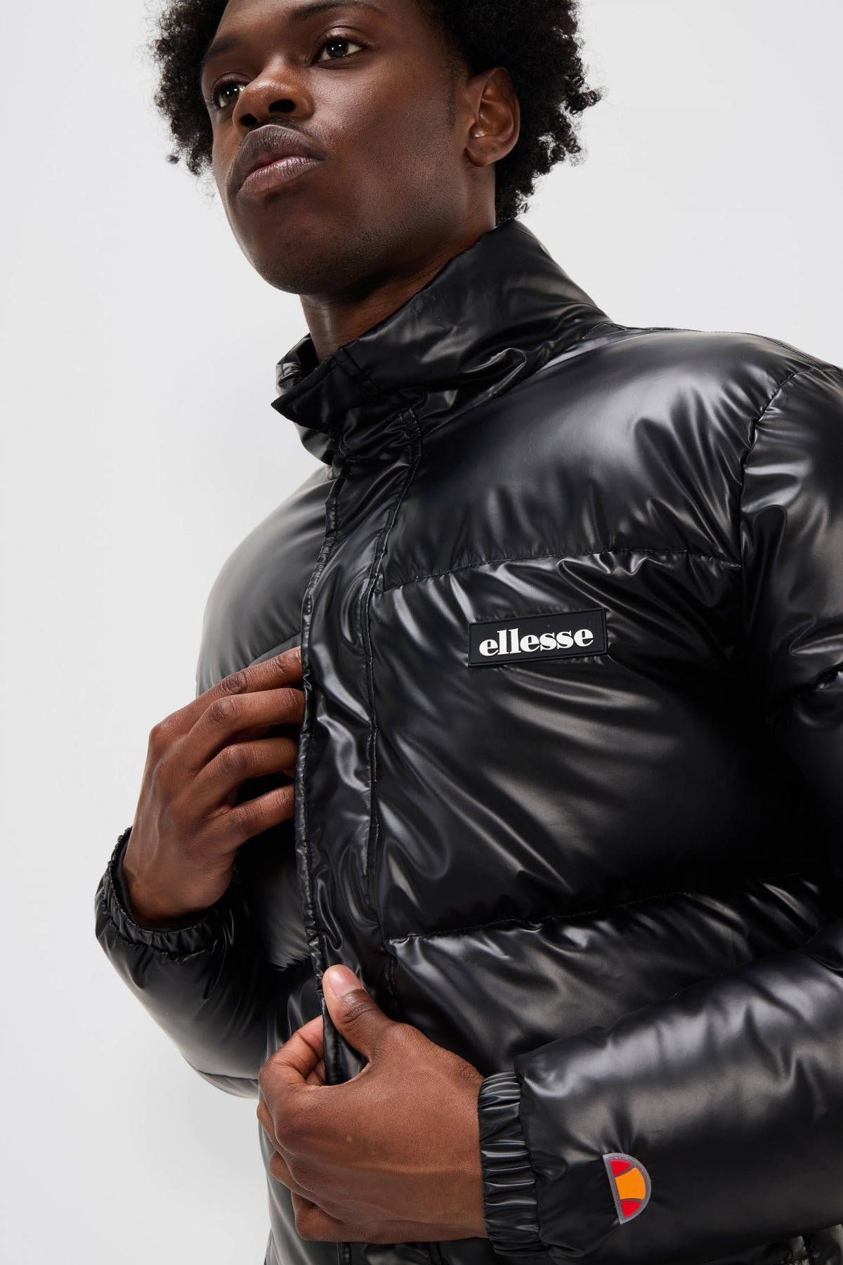 ELLESSE MANARJI PADDED JACKET en color NEGRO  (3)