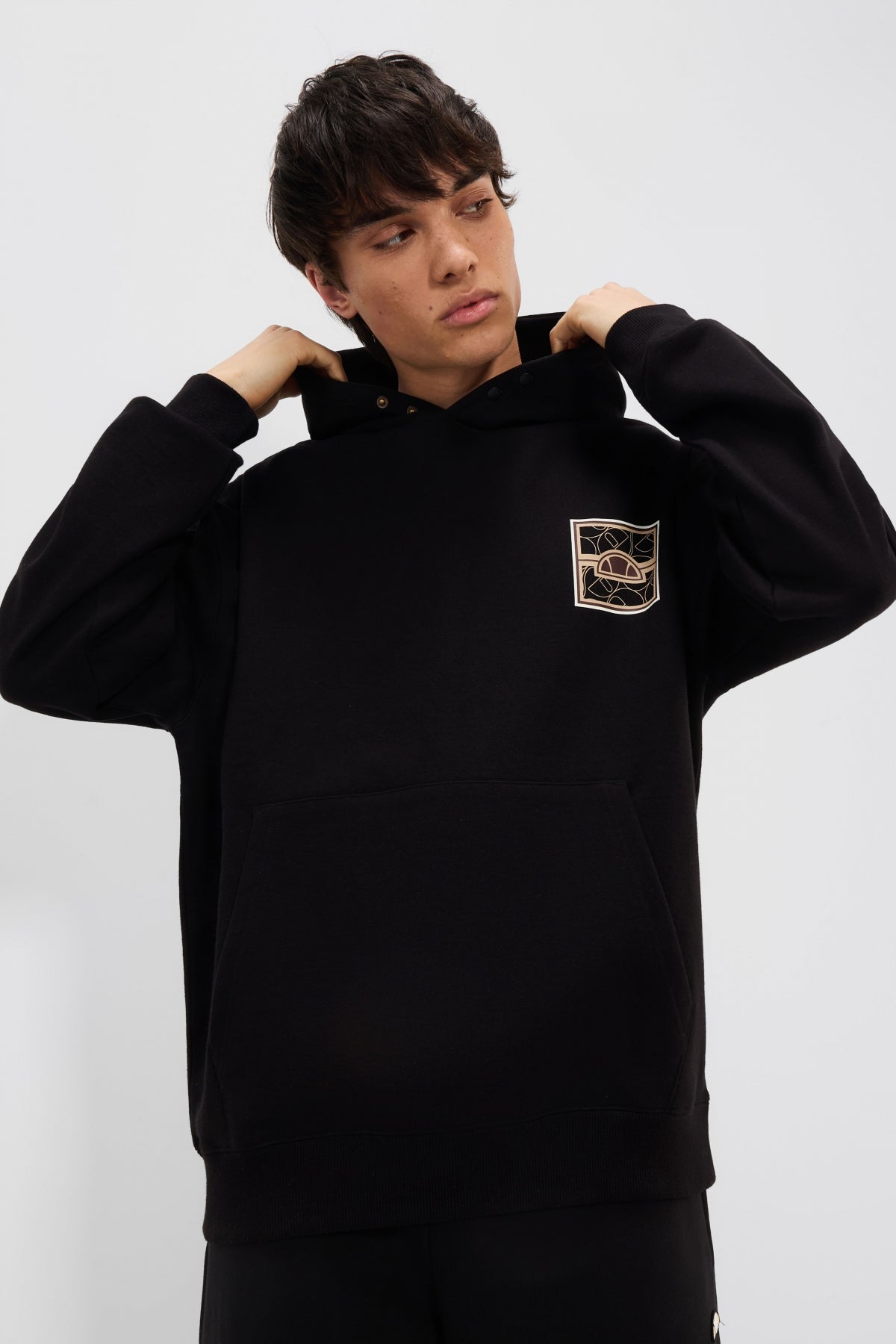 ELLESSE BARELI HOODY en color NEGRO  (1)