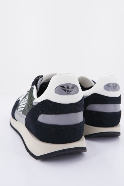 EMPORIO ARMANI SNEAKER en color VERDE  (3)