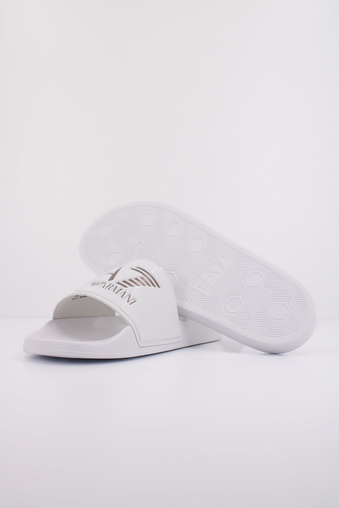 EMPORIO ARMANI SCARPE BEACHWEAR en color BLANCO  (5)