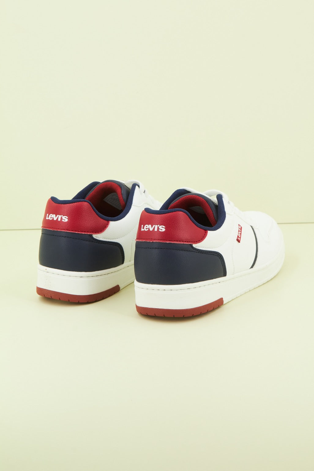 LEVI'S KICK en color BLANCO  (3)