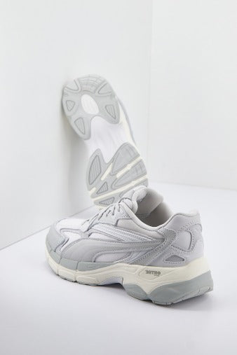 PUMA TEVERIS NITRO en color GRIS  (4)