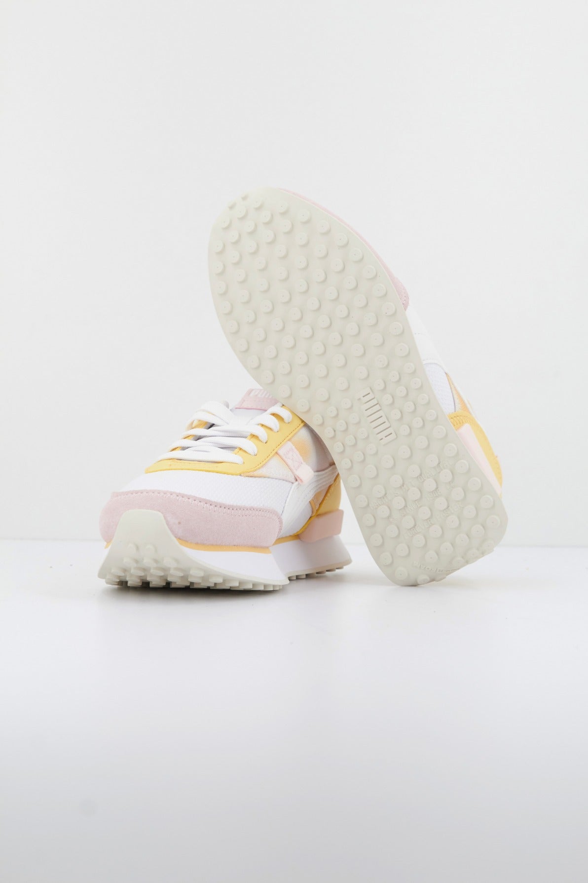 PUMA FUTURE RIDER BD en color AMARILLO  (4)