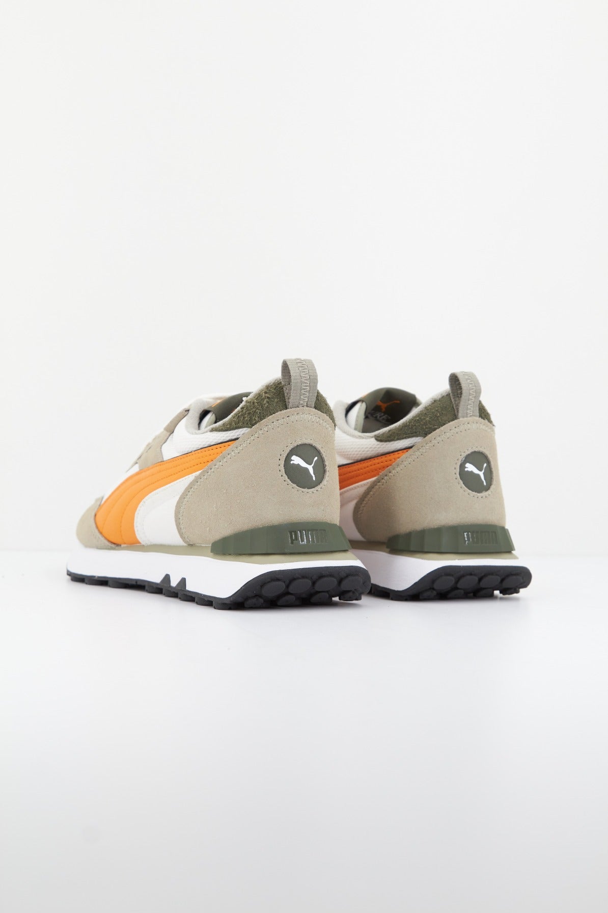 PUMA  RIDER FV en color GRIS  (3)