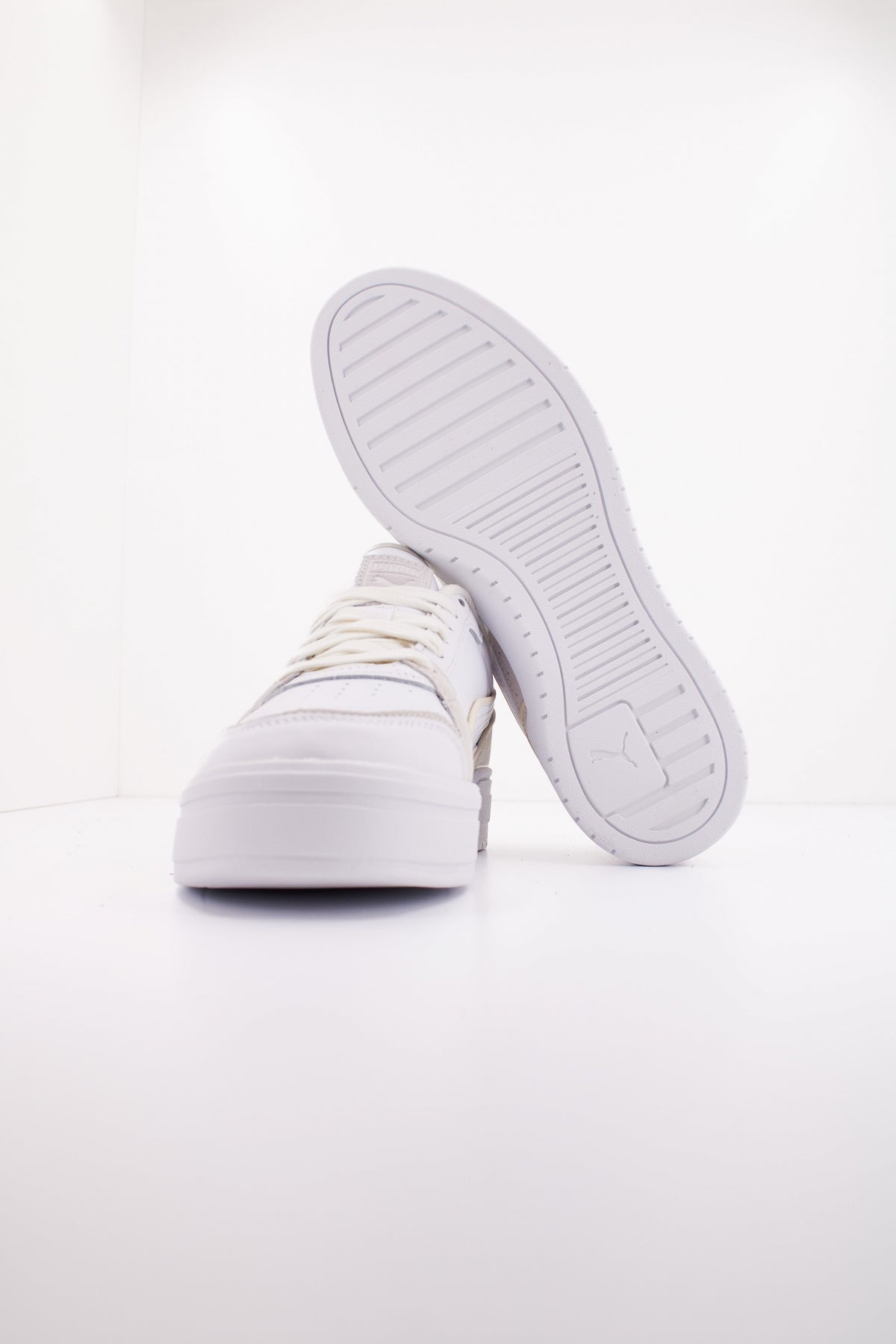 PUMA CA PRO LUX III en color BLANCO  (4)