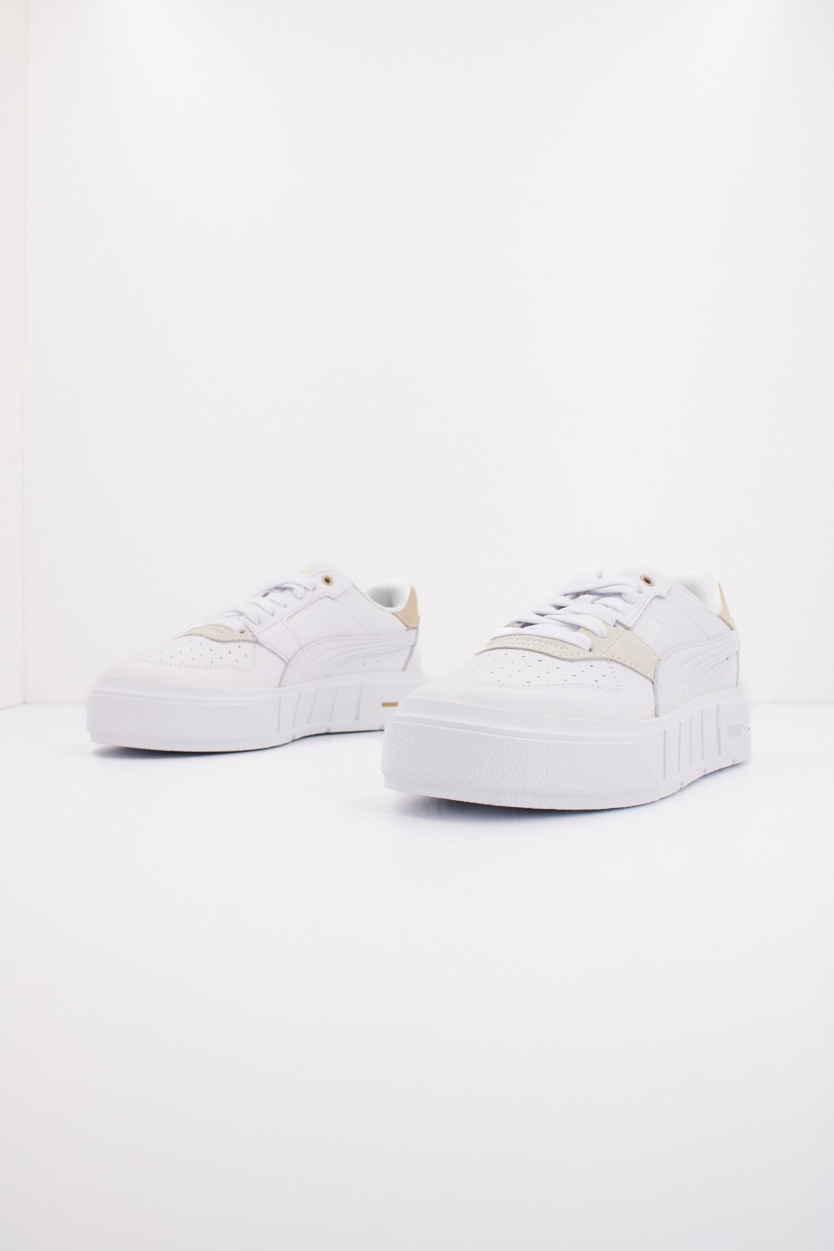 PUMA PUMA CALI COURT MATCH WNS en color BLANCO  (2)