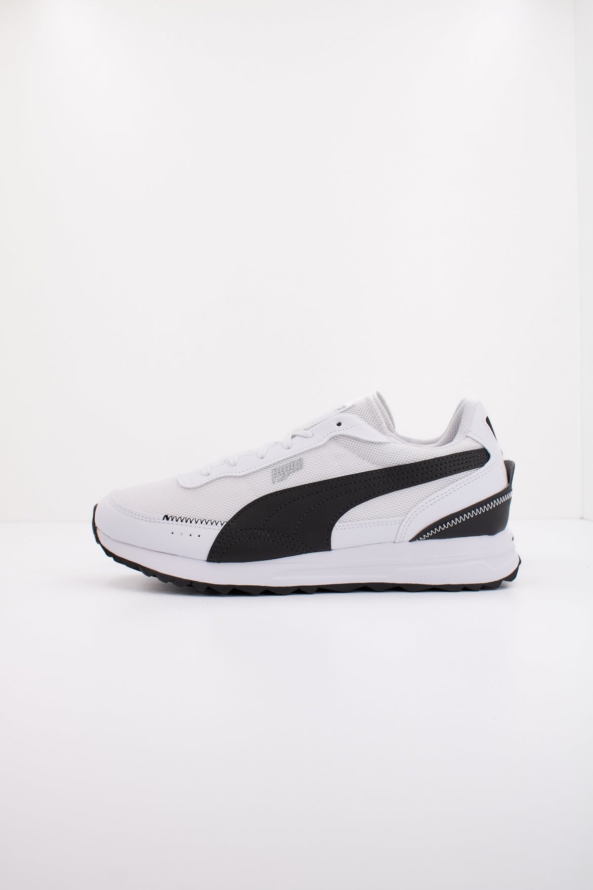 PUMA ROAD RIDER LTH en color BLANCO  (1)