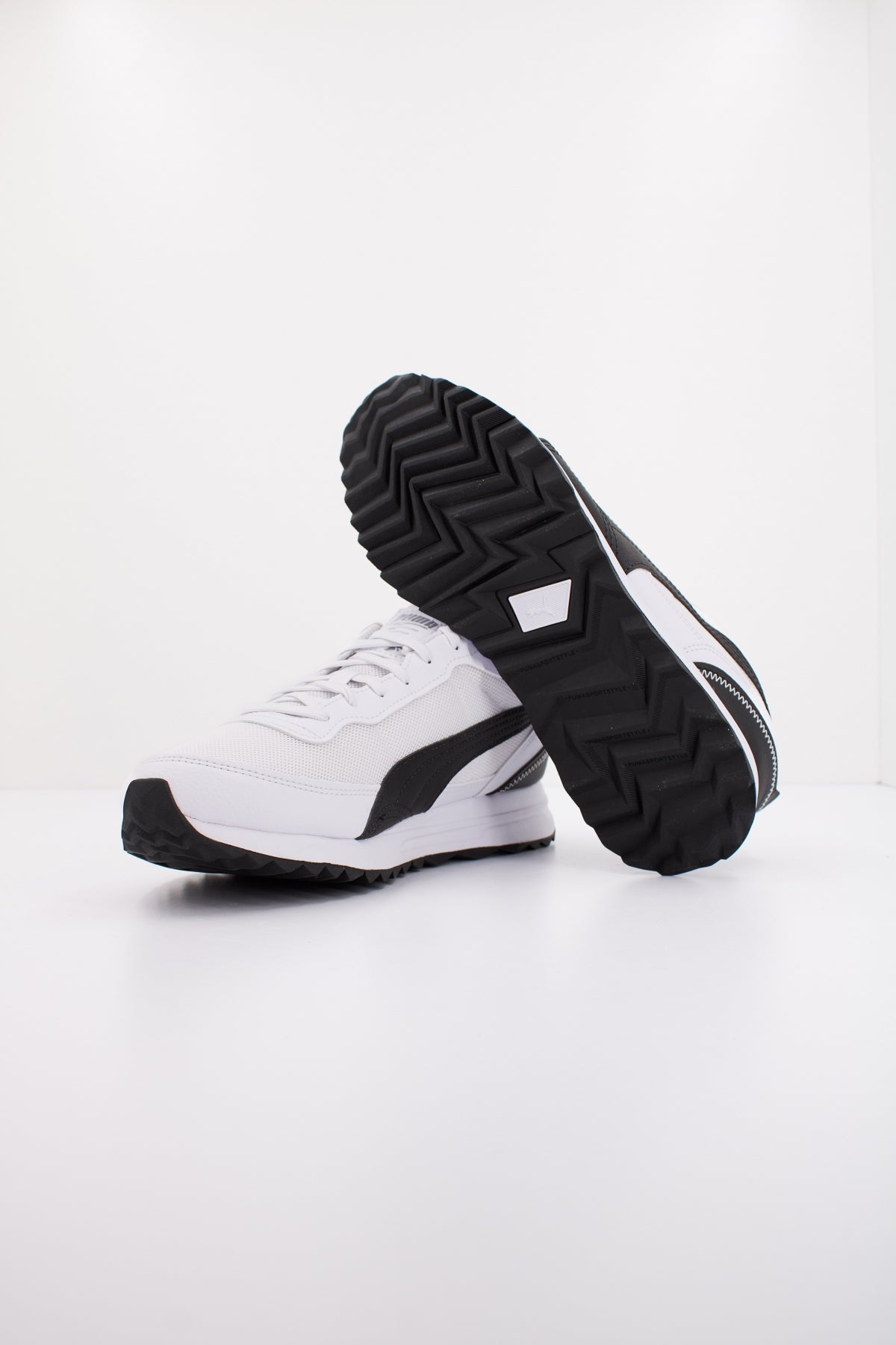 PUMA ROAD RIDER LTH en color BLANCO  (4)