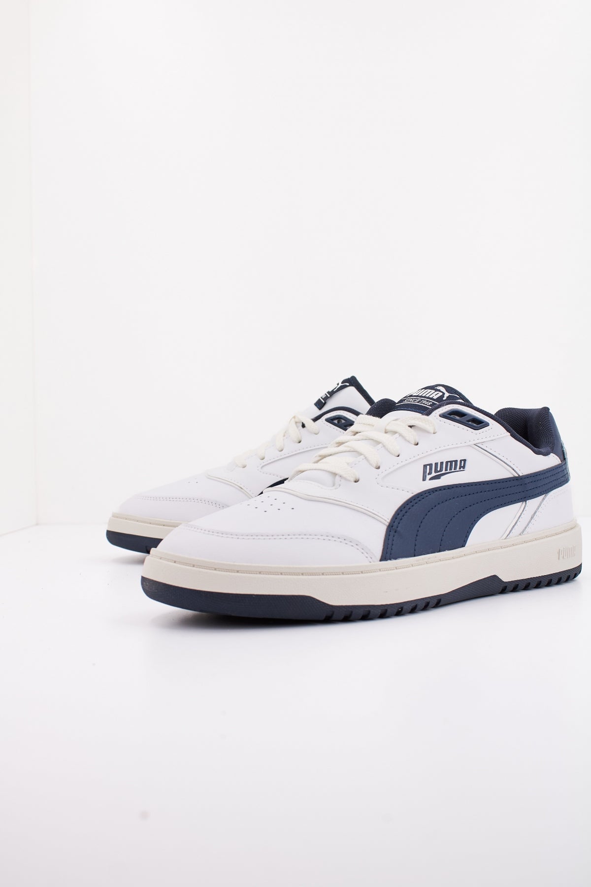 PUMA PUMA DOUBLECOURT en color BLANCO  (2)