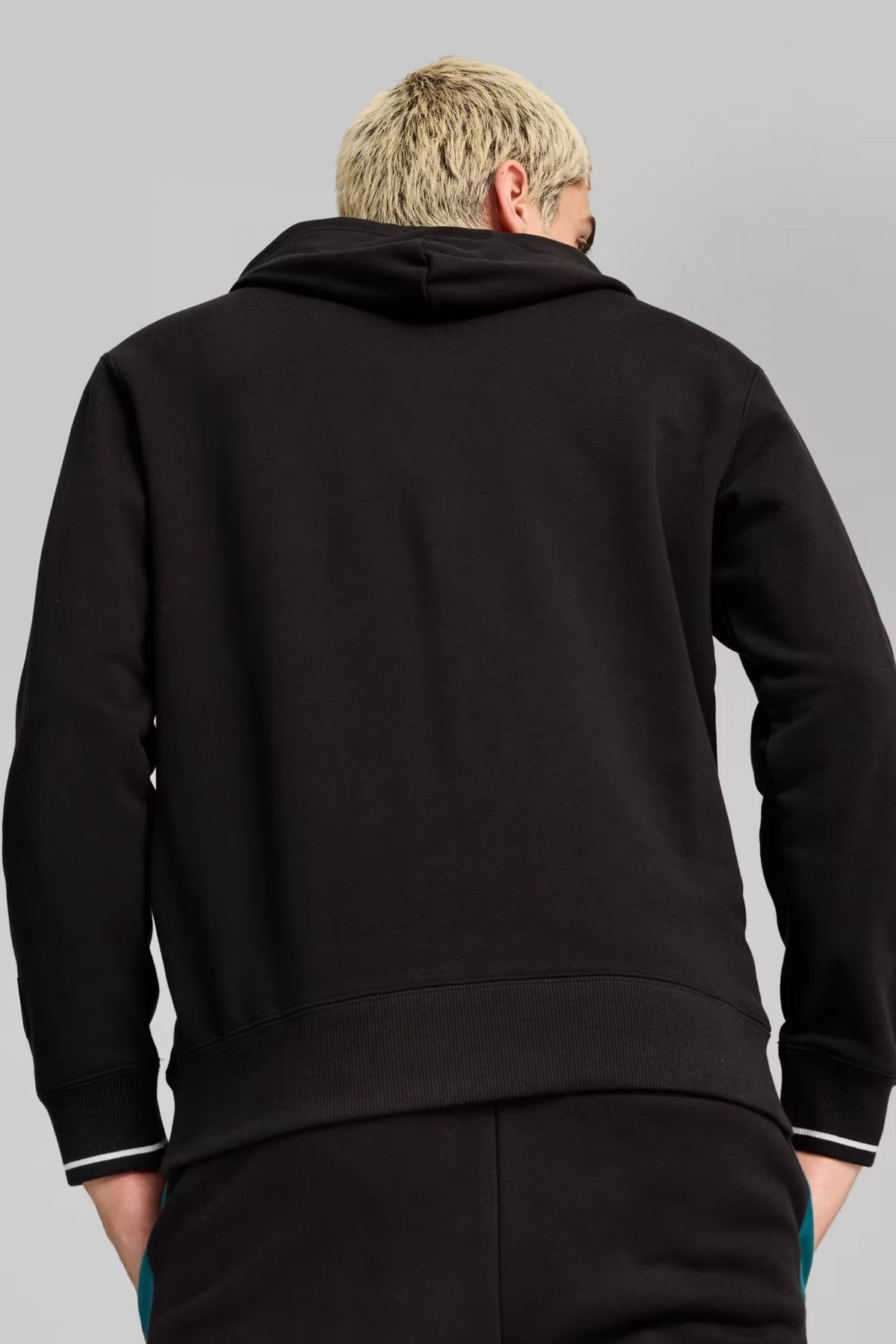 PUMA CLASSICS PLAY PARIS HOODIE en color NEGRO  (3)