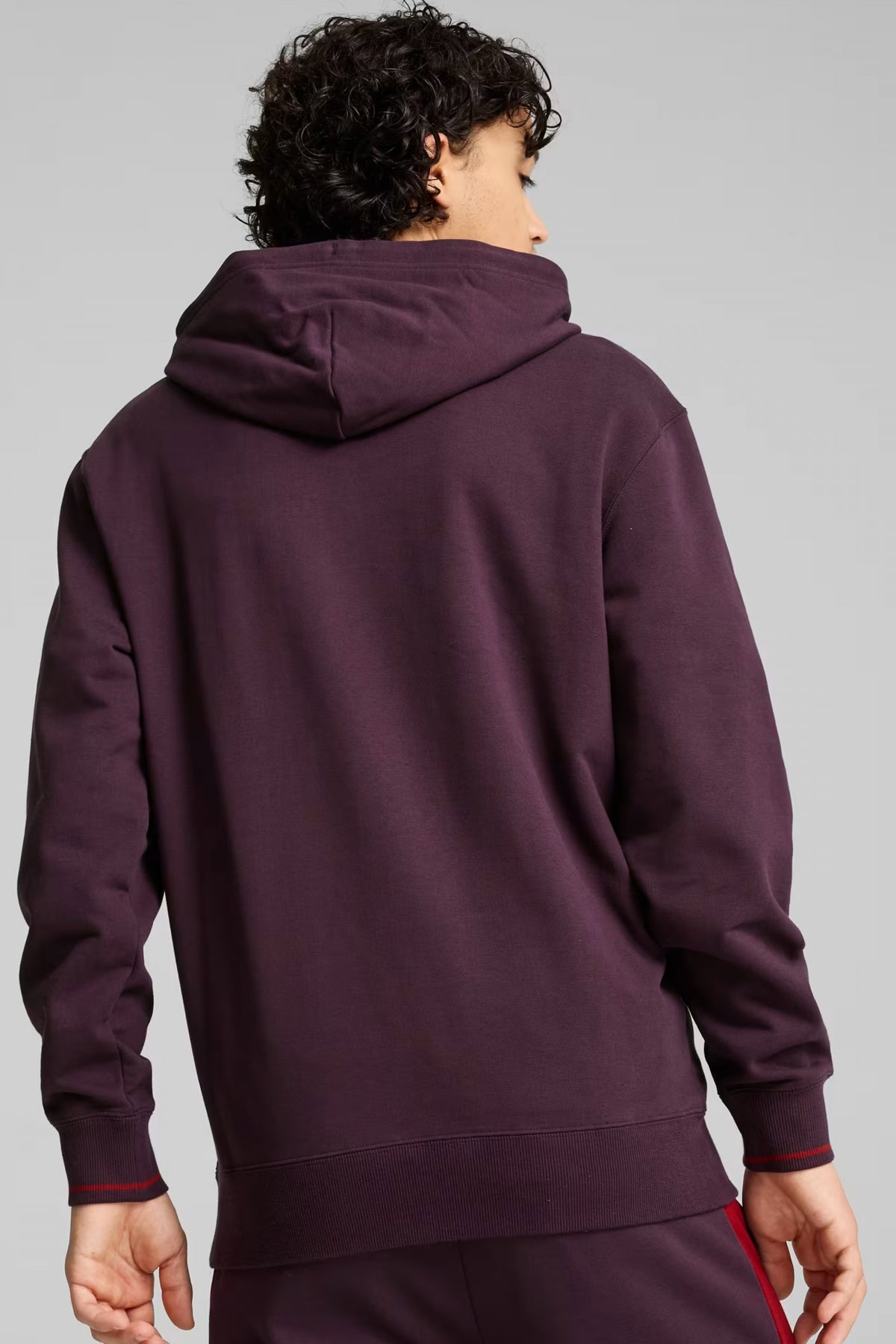 PUMA CLASSICS PLAY PARIS HOODIE en color VIOLETA  (3)