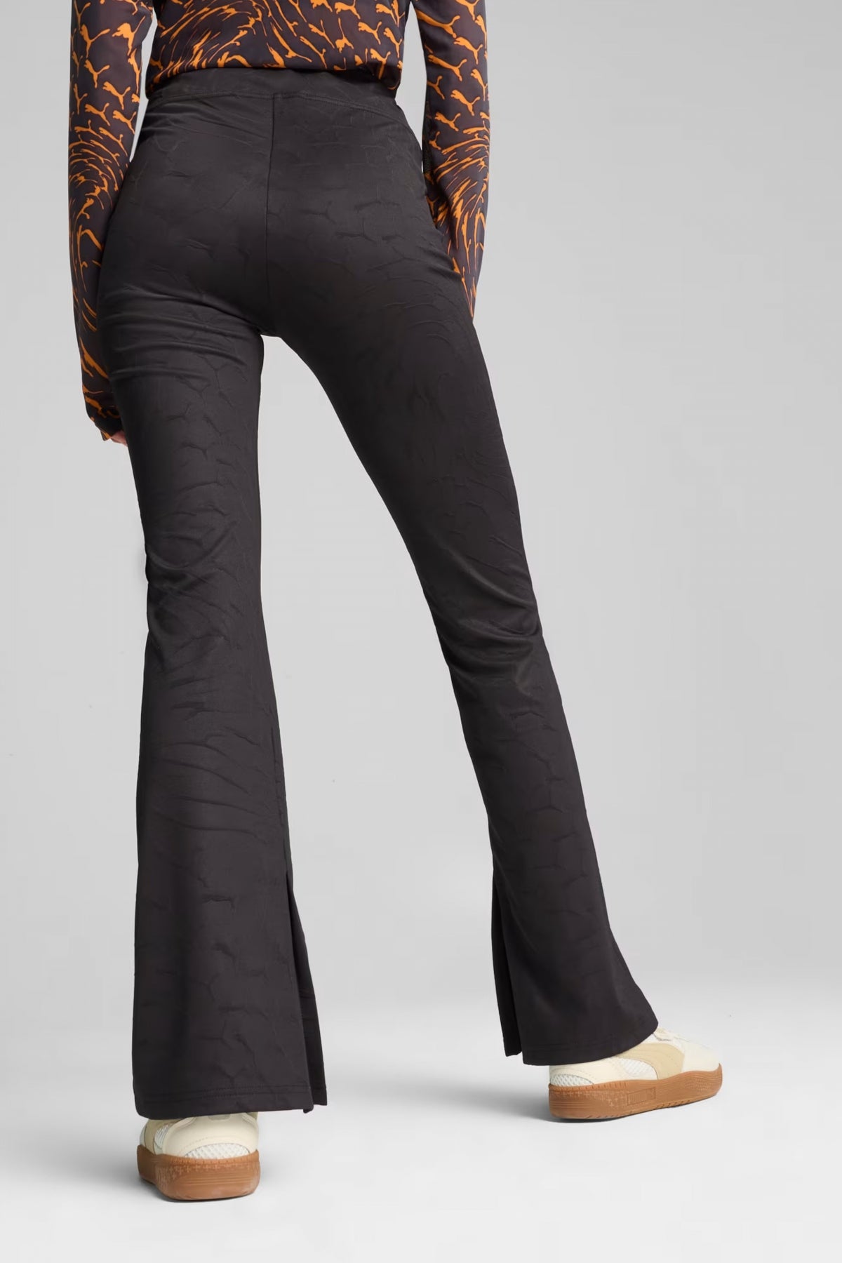 PUMA DARE TO TEXTURED LEGGINGS en color NEGRO  (3)