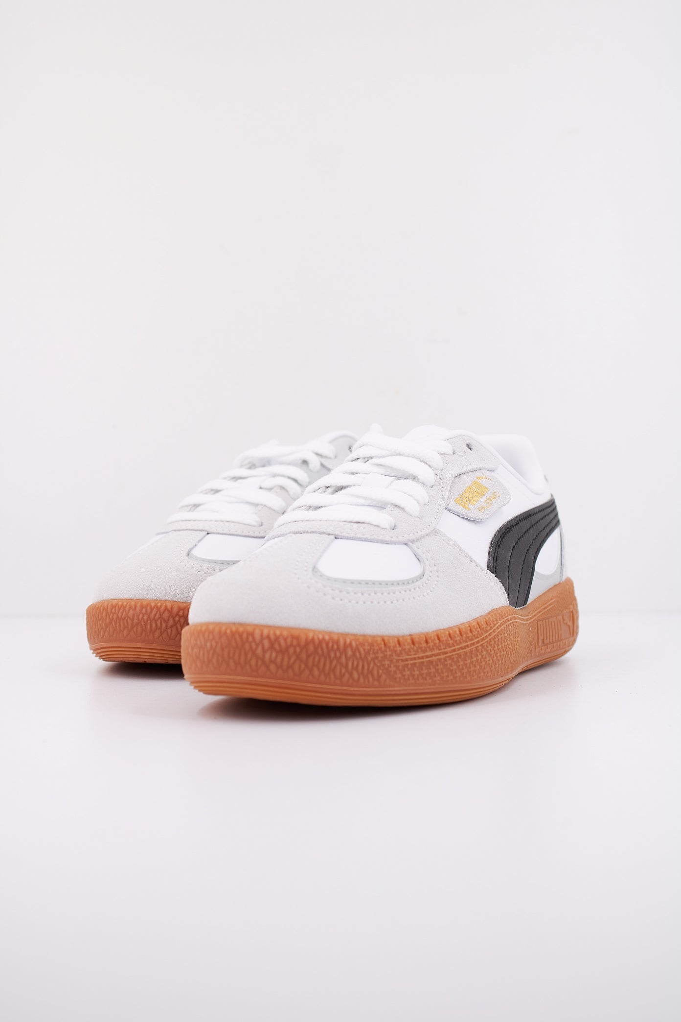 PUMA PALERMO MODA WNS en color BLANCO  (2)