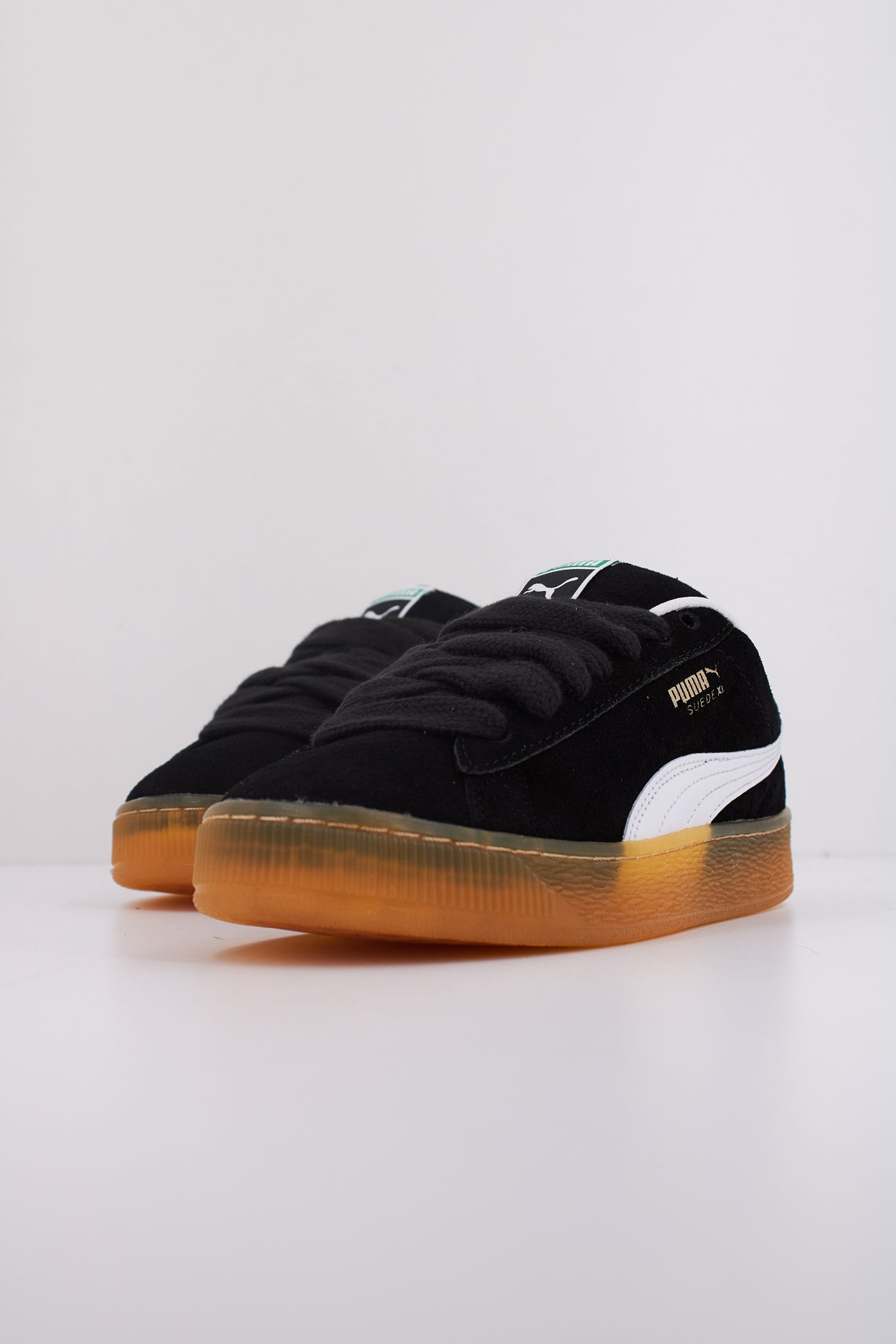 PUMA SUEDE XL DARK RISK en color NEGRO  (2)