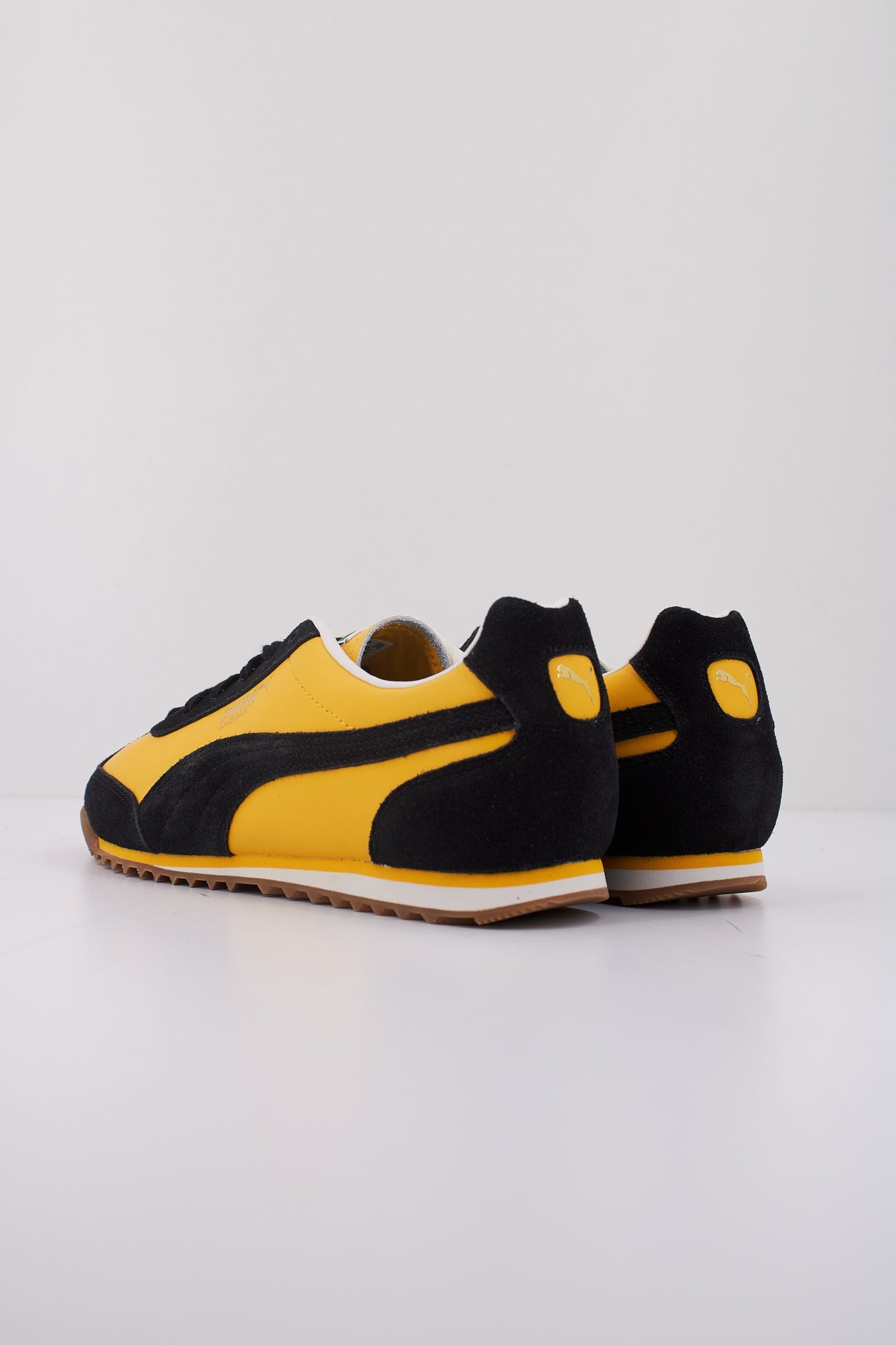 PUMA ARIZONA RETRO en color AMARILLO  (4)