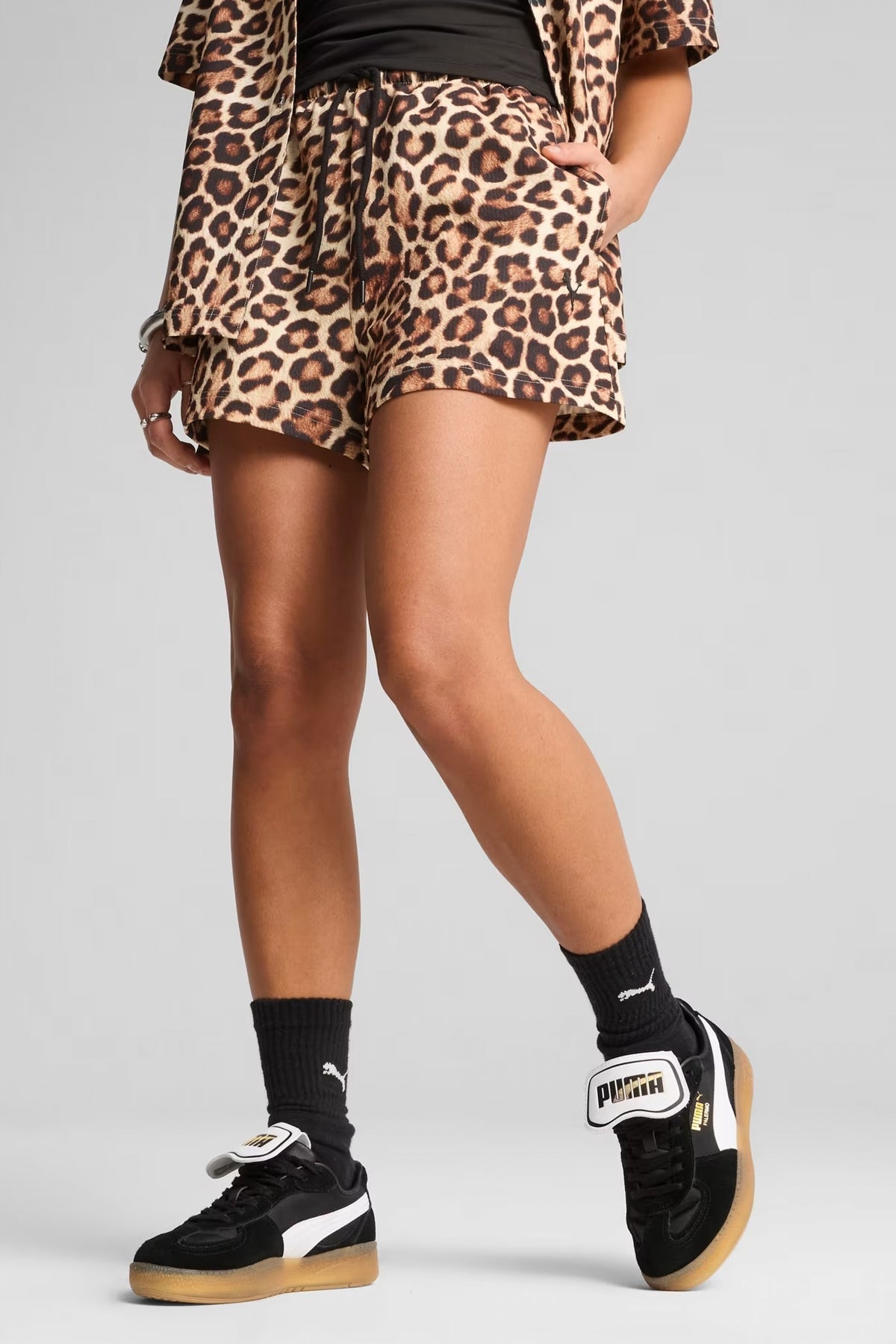 PUMA LEO LUXE A-LINE AOP SHORTS en color ANIMAL PRINT  (1)